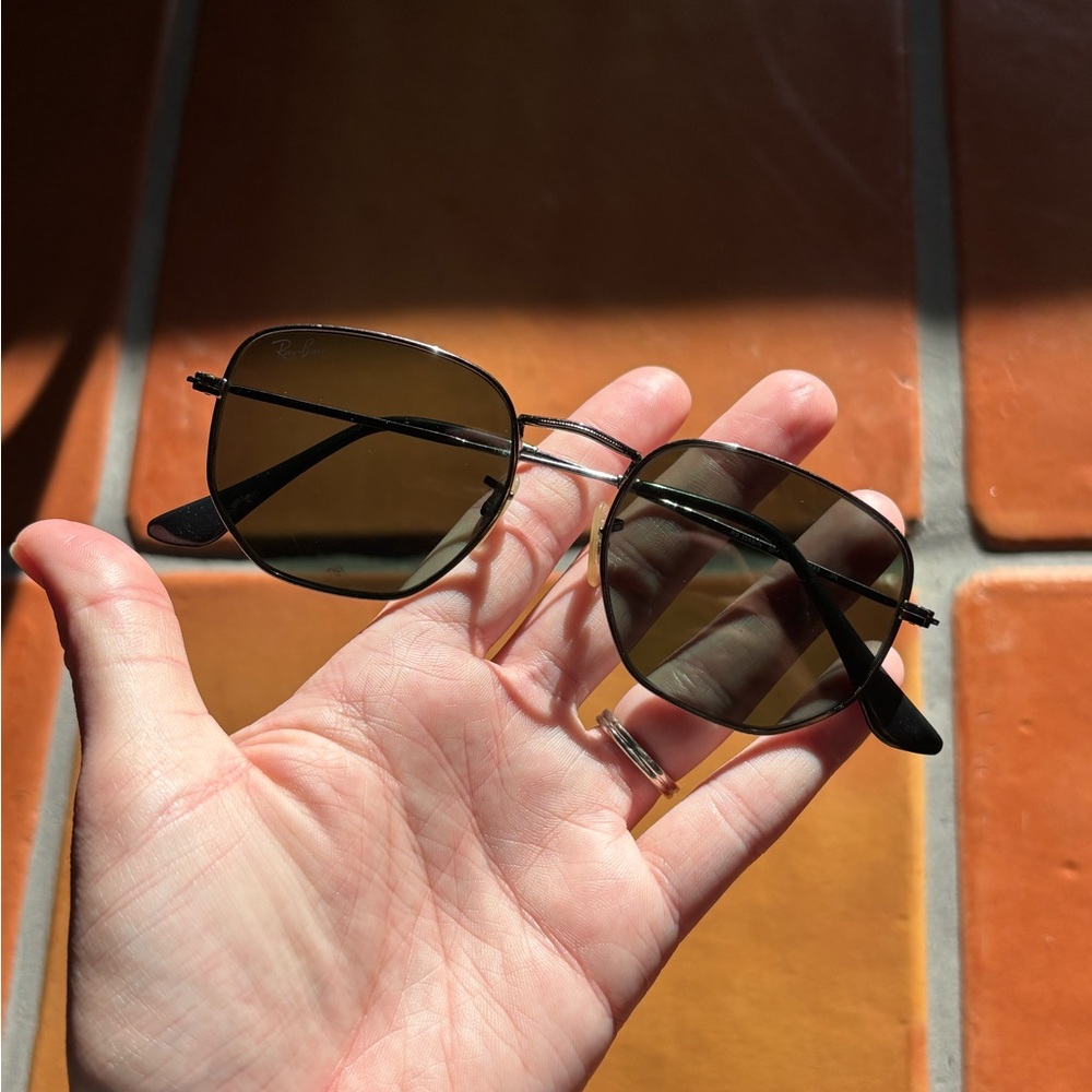 Ray-Ban Dark Lens Sunglasses Used Rayban Sunglasses Summer Beach Style